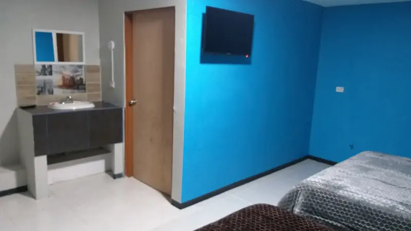 Automotel las Cocheras.