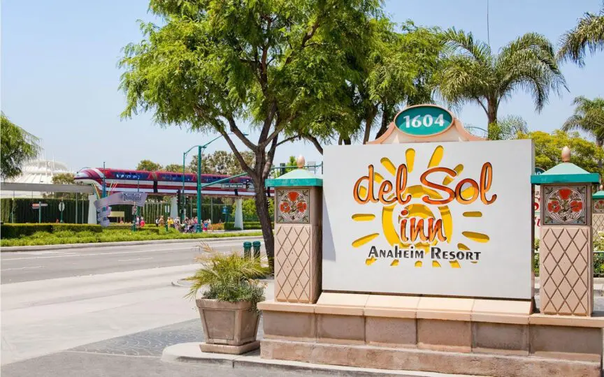 Del Sol Inn.