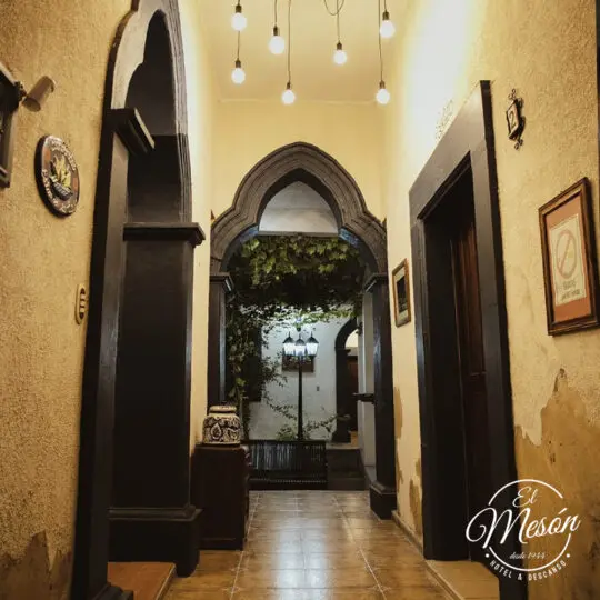 El Mesón Hotel y Descanso