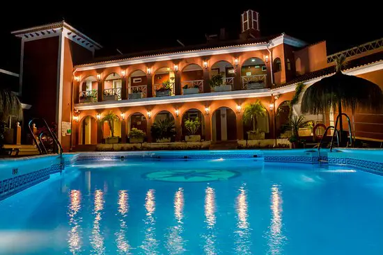 Hotel Los Arcos