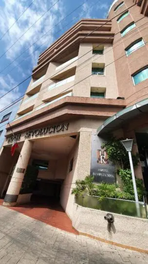 Hotel Revolucion