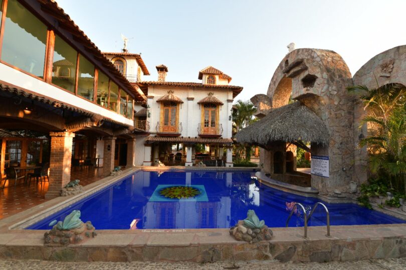 Hotel & Suites Estancia Villa Real