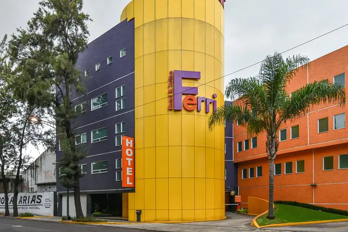 Hotel & Suites Ferri