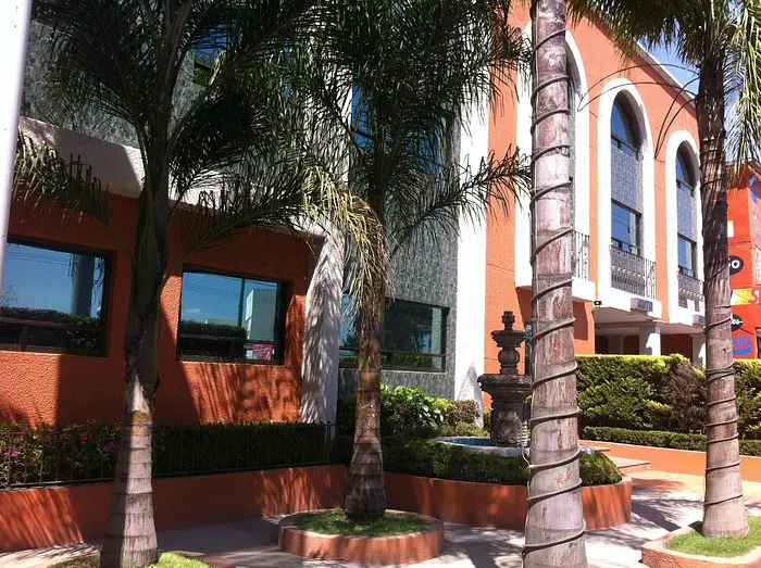 Hotel y motel plaza las fuentes