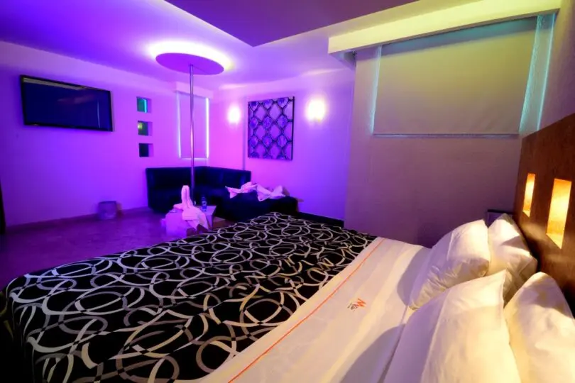 M Elite Orange Motel