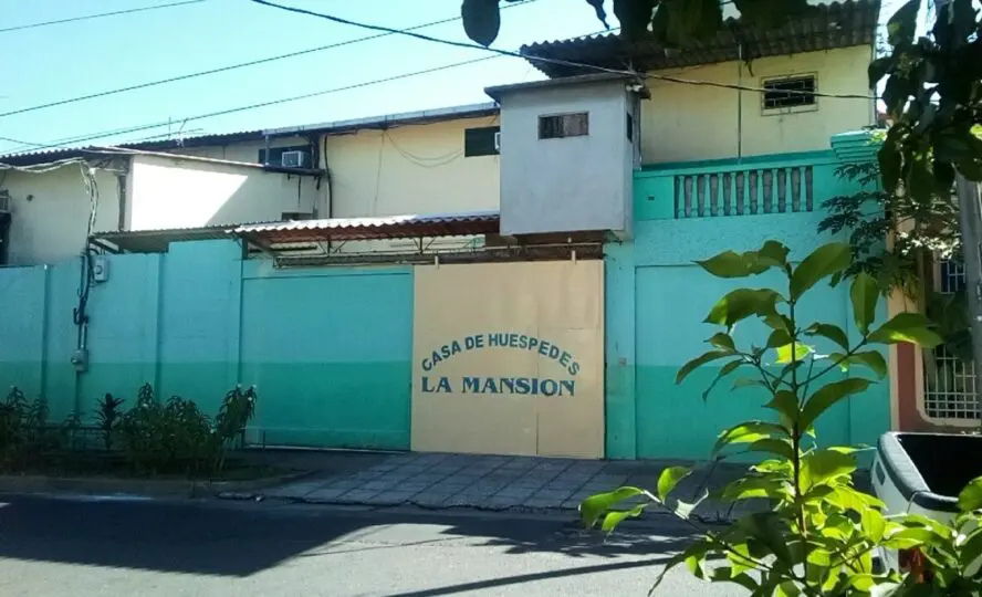 Mansión Auto Hotel