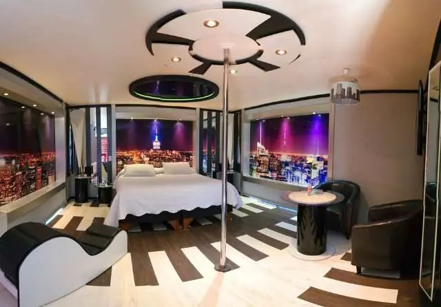 Motel Mirage